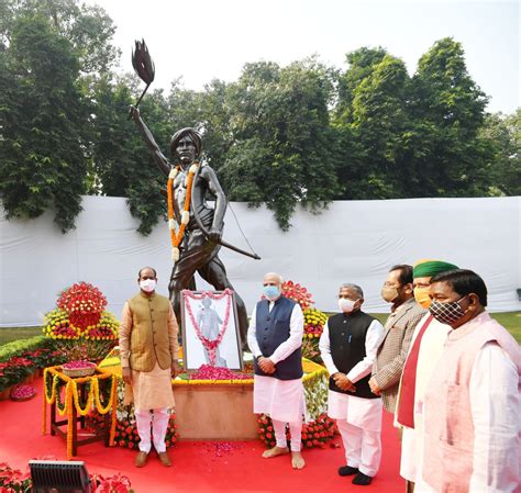 PM Modi inaugurates Birsa Munda museum in Ranchi, says nine more tribal museums will be opened ...