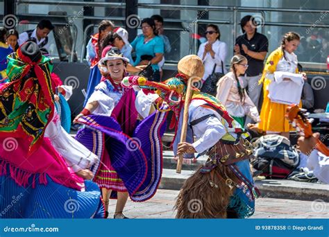 Ecuadorian Women In Traditional Dress Editorial Image | CartoonDealer.com #21094900