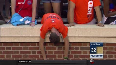 Backup Notre Dame QB throws game-winning TD pass, breaks poor UVA fans ...