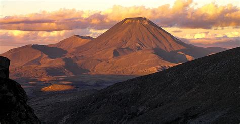 4 Day Tongariro Hiking Tour Guided Walk NZ | Tongariro Alpine Crossing