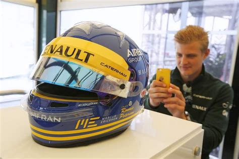 Marcus Ericsson with his Ronnie Peterson replica helmet | Marcus ...