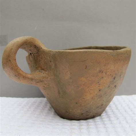 Bronze age pottery beaker - 10,2 cm - Catawiki