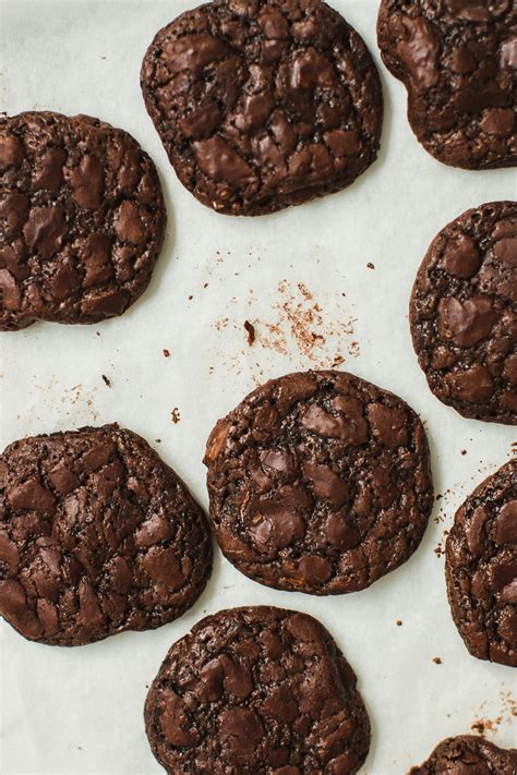 Gluten Free Chocolate Fudge Cookies - Pretty. Simple. Sweet.