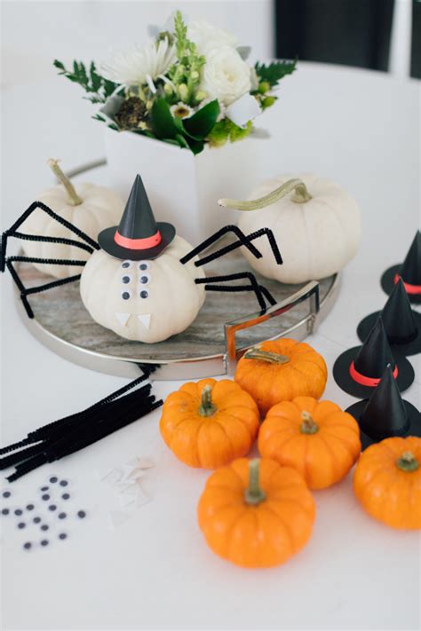 DIY Pumpkin Spiders – Happily Eva After