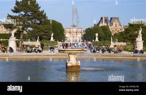 Paris fountain Stock Videos & Footage - HD and 4K Video Clips - Alamy