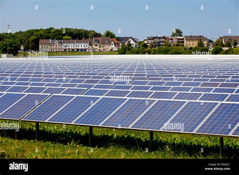 Solarpark hi-res stock photography and images - Alamy