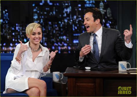 Photo: miley cyrus acoustic we cant stop with jimmy fallon 25 | Photo ...