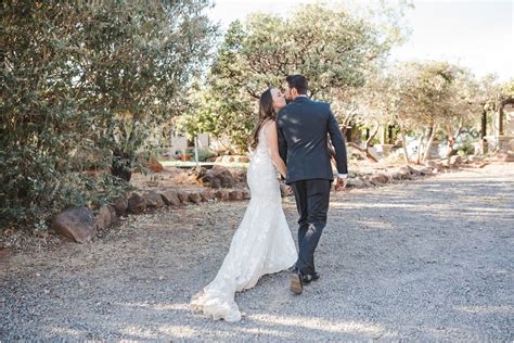 Intimate wedding in the Canyon, in Northern California ...