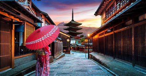 Kyoto: Gion District Guided Walking Tour at Night with Snack | GetYourGuide