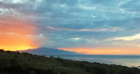 Sunrise over Maui, By Rose Braverman Molokai Hawaii | Flickr