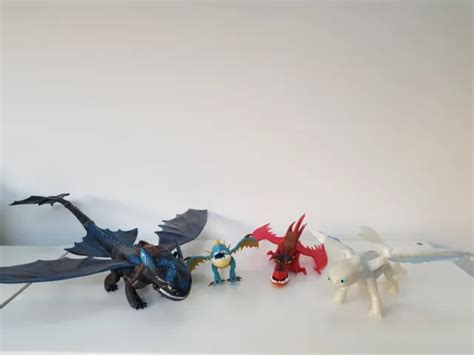 HOW TO TRAIN Your Dragon Toothless Night Fury Light Fury Toys Stormfly ...