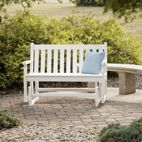 10 Outdoor Garden Benches