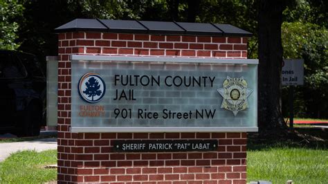 Fulton County rescinds funding to track jail detainees' health - Axios Atlanta