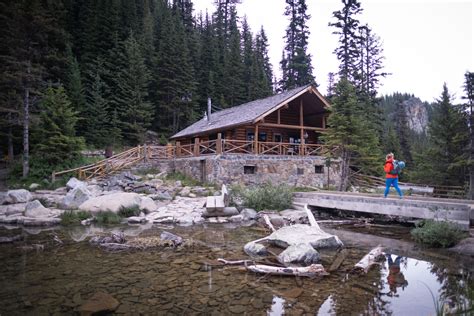 How to Hike The Lake Agnes Tea House Trail (Lake Louise Tea House)