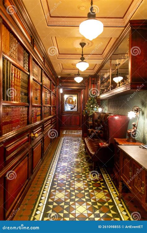 Luxurious Interior of Traditional English Restaurant Stock Image - Image of candelabrum ...