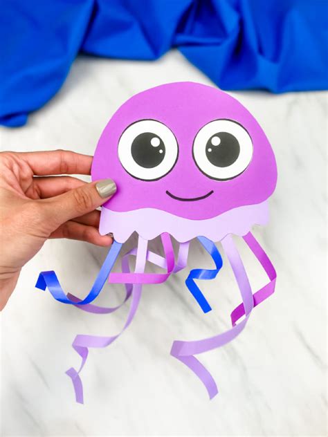 Easy Jellyfish Craft For Kids [Free Template] | Jellyfish craft, Under the sea crafts, Ocean crafts