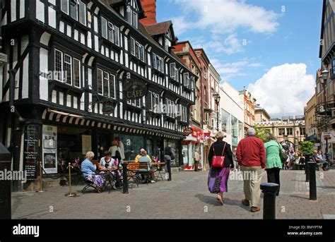 Shoppers in Lincoln High Street Stock Photo - Alamy