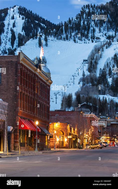 Downtown and Aspen Mountain, Aspen, Colorado USA Stock Photo - Alamy