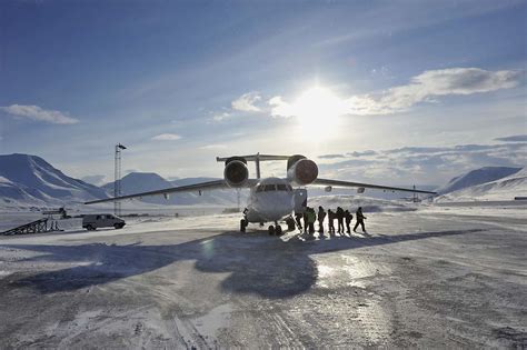 Longyearbyen airport | The North Pole marathon 2011 9-10 Apr… | Flickr