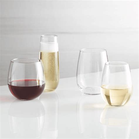 The Best Types of Champagne Glasses - 2024