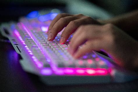 Trois personnes interpellées dans l'enquête sur la cyberattaque contre France Travail - Monaco-Matin