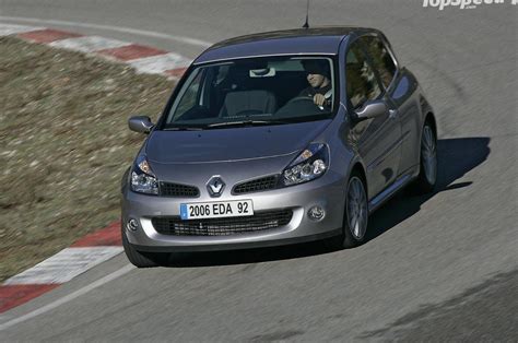 Renault Clio Sport Photos and Specs. Photo: Clio Sport Renault review and 26 perfect photos of ...