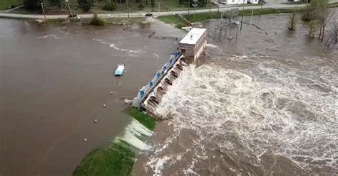 10,000+ residents flee Michigan county after TWO dams fail in a single day, unleashing massive ...