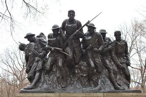 World War 1, 107th Infantry Honored with Large Bronze Sculpture in Central Park. | Big Statues