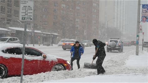 EXTREME Winter SNOW STORM in Toronto Canada Massive Snowfall - YouTube