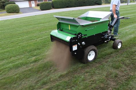 Topdressing for a Beautiful Lawn | Tomlinson Bomberger