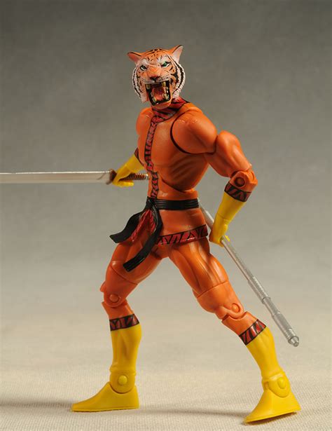 Review and photos of DCUC Bronze Tiger, Toyman, Samurai action figures ...