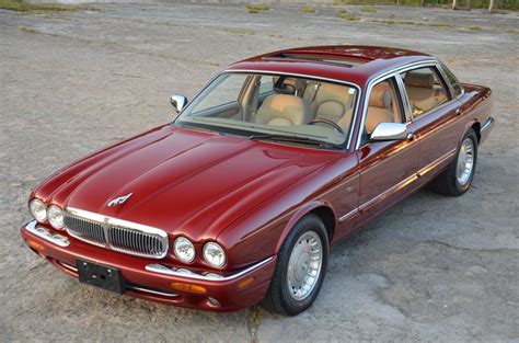 2000 Jaguar XJ8 VANDEN PLAS | Frazier Motorcar Company