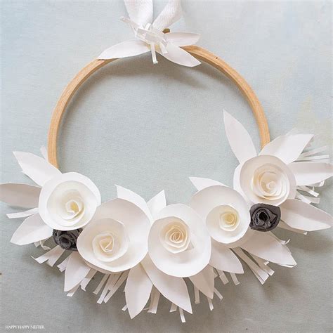 One Easy Beautiful White Paper Wreath That You'll Want To Make - Happy ...