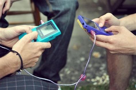 Using a link cable to trade/battle Pokemon : nostalgia