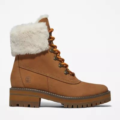 Are Timberland Courmayeur Boots Waterproof? - Shoe Effect