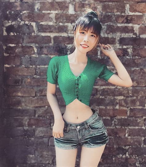 This Myanmar Woman Claims To Have The Smallest Waist In The World