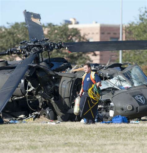 1 dead, 4 injured in helicopter crash at Texas A&M