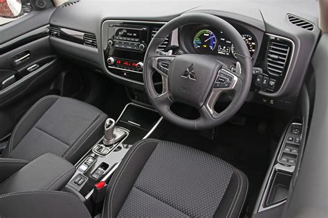 Mitsubishi Outlander PHEV Commercial interior & comfort | DrivingElectric