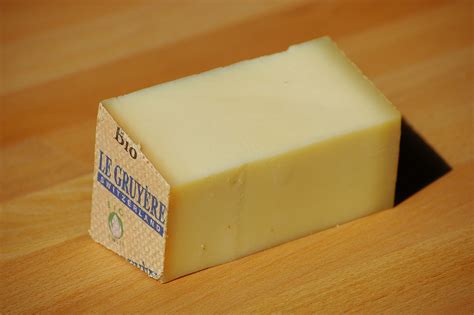 Gruyère cheese - Wikipedia