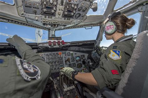 DVIDS - Images - Team JSTARS women take to the skies to honor Women’s History Month [Image 20 of 27]