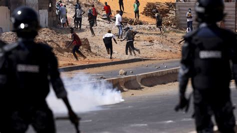 Senegal: Death toll from deadly protests rises to 16 amid internet cuts ...