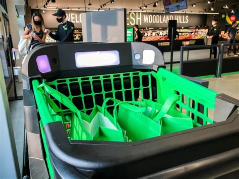 Grab a ‘smart cart’: First Amazon Fresh opens to public in Woodland ...