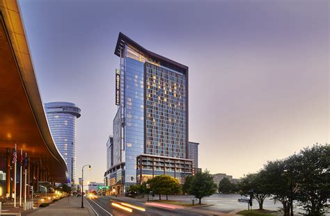 Embassy-Suites-by-Hilton-Nashville-Downtown-Exterior — LODGING