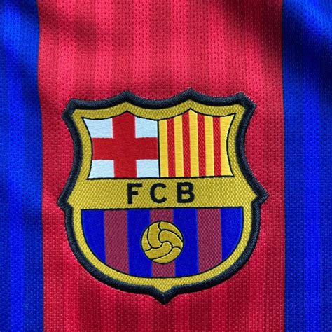 NEW Nike FC Barcelona 2016-17 home Lionel Messi football shirt jersey ...