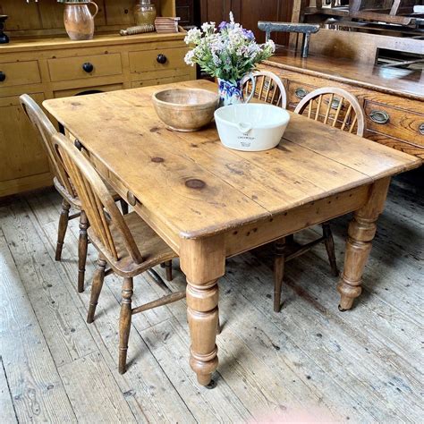 Chunky Victorian Pine Farmhouse Dining Table | Antique kitchen table, Rustic farmhouse dining ...