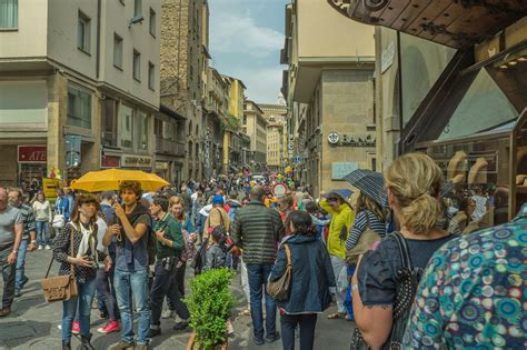 5 Places for Shopping on a Budget in Florence - Where to Go Shopping like a Local in Florence ...