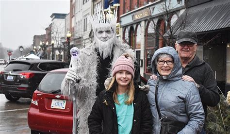 Ice Festival draws crowds to downtown - Leader Publications | Leader ...