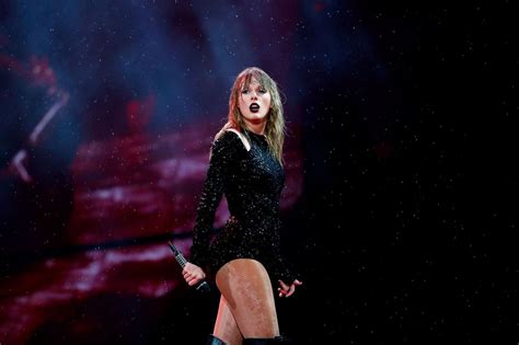 Taylor Swift - Performs during Reputation Stadium Tour in Sydney • CelebMafia