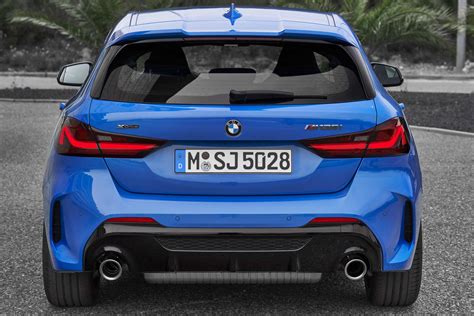 The all-new BMW 1 Series, BMW M135i xDrive, Misano blue metallic, Rim 19” Styling 557 M (05/2019).