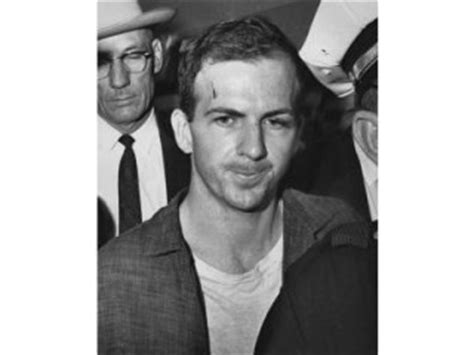 Lee Harvey Oswald biography, birth date, birth place and pictures